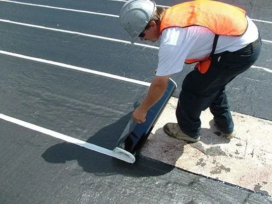 Aplicação de asfalto quente